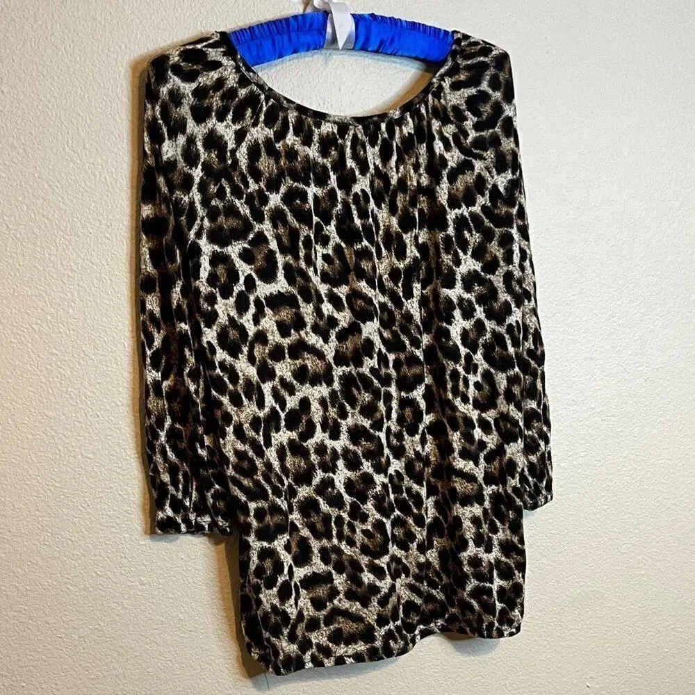 Michael Kors animal print 3/4 sleeve top with elastic hem  Size M